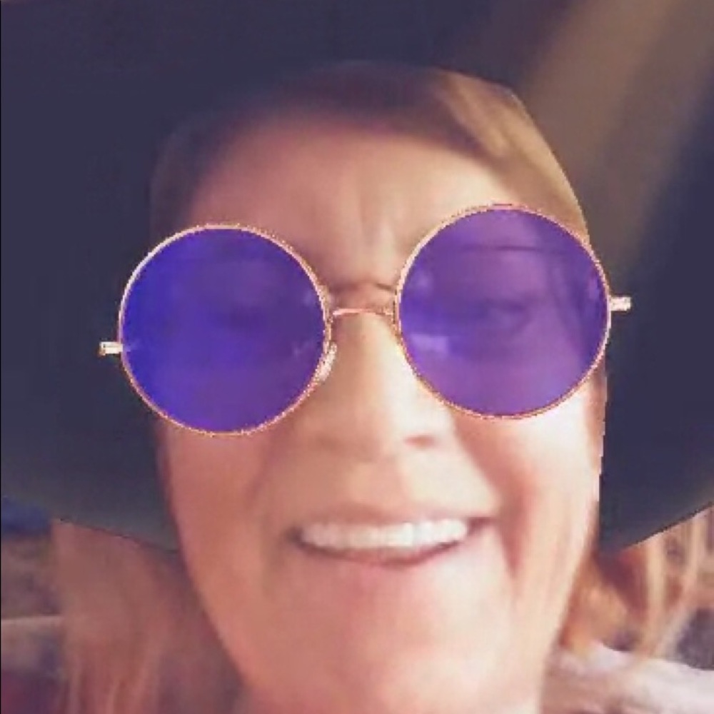 Meet your Posher, Evonne